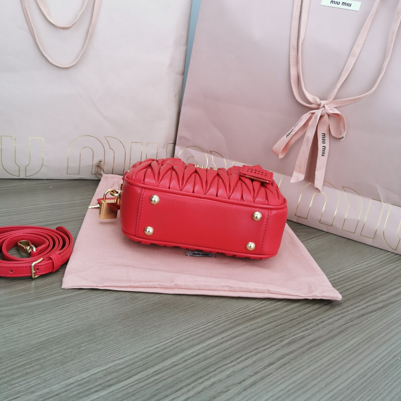 最高級MiuMiuスーパーコピー ミュウミュウバッグコピー アルカディ マテラッセレザー バッグ レッド 5BB123_N88_F0011_V_YOO レザー ゴールド金具 - 画像 (7)