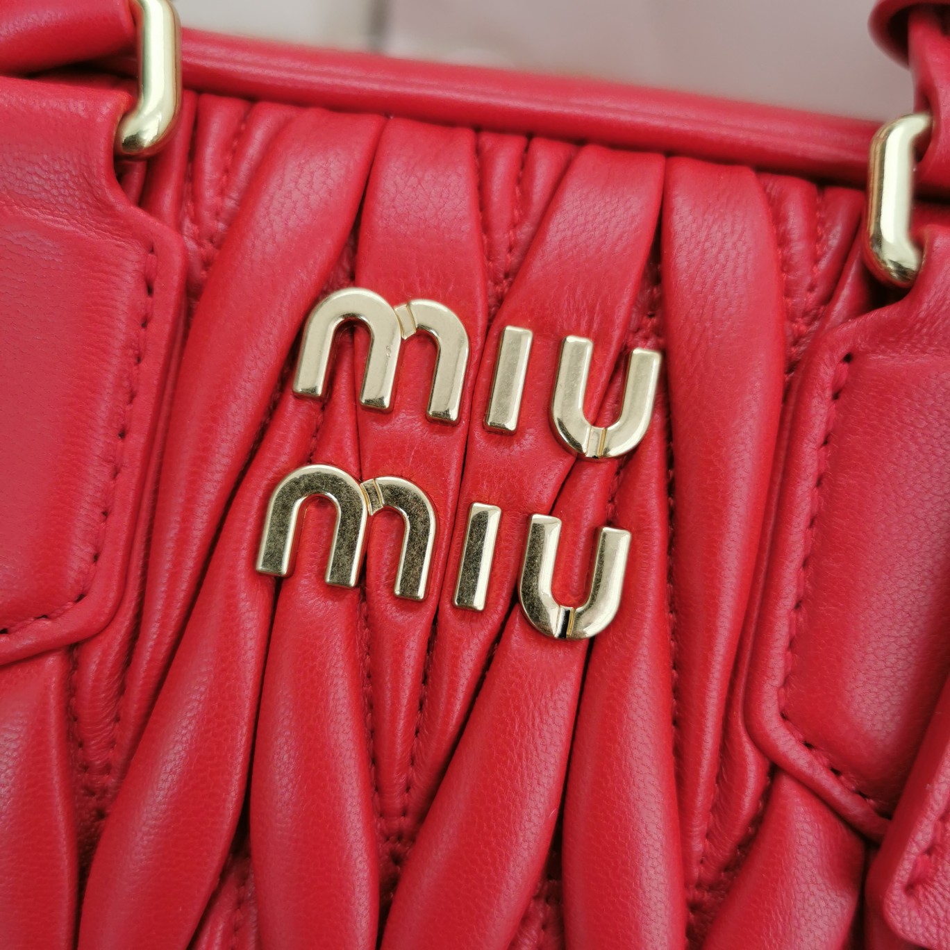 最高級MiuMiuスーパーコピー ミュウミュウバッグコピー アルカディ マテラッセレザー バッグ レッド 5BB123_N88_F0011_V_YOO レザー ゴールド金具 - 画像 (6)