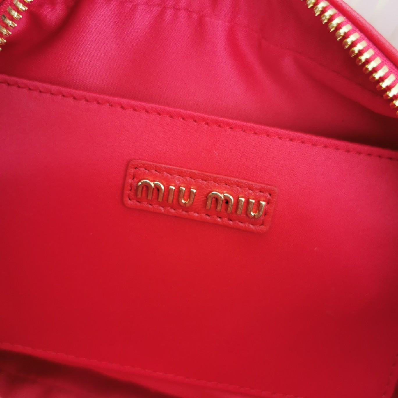最高級MiuMiuスーパーコピー ミュウミュウバッグコピー アルカディ マテラッセレザー バッグ レッド 5BB123_N88_F0011_V_YOO レザー ゴールド金具 - 画像 (2)