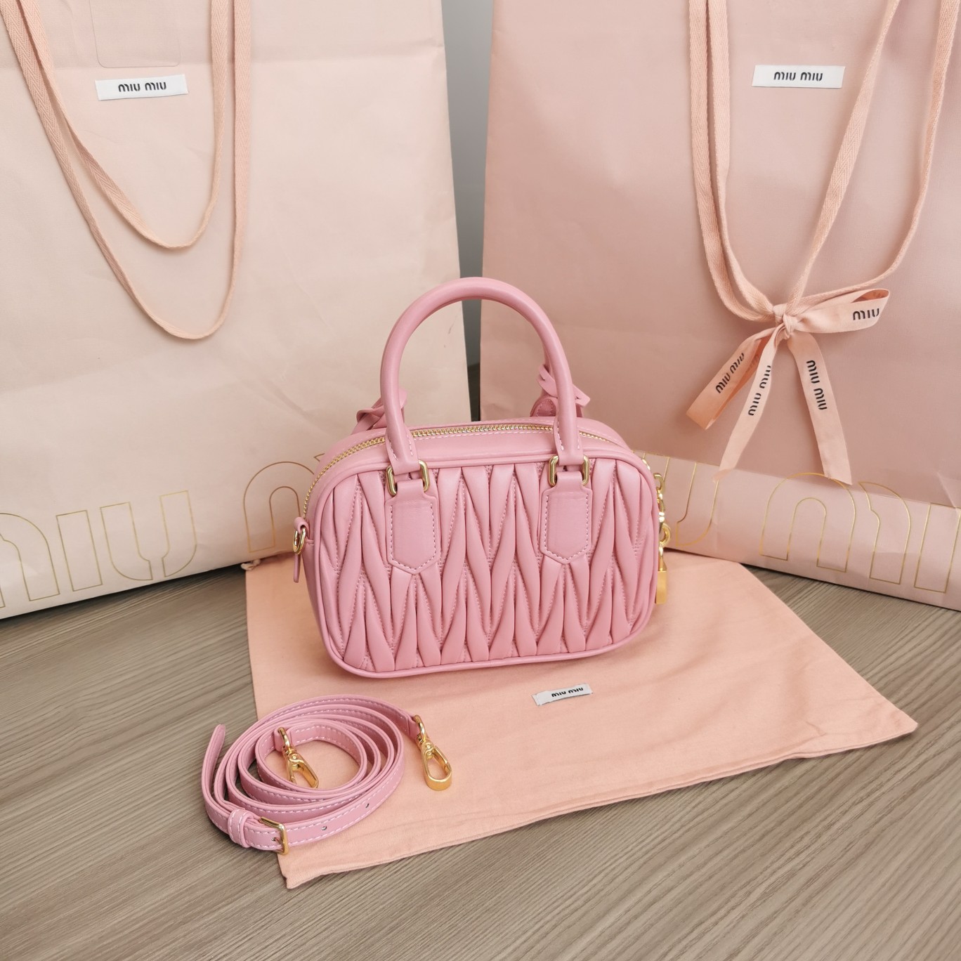 最高級MiuMiuスーパーコピー ミュウミュウバッグコピー アルカディ マテラッセレザー バッグ ピンク 5BB123_N88_F0638_V_YOO レザー ゴールド金具 - 画像 (9)