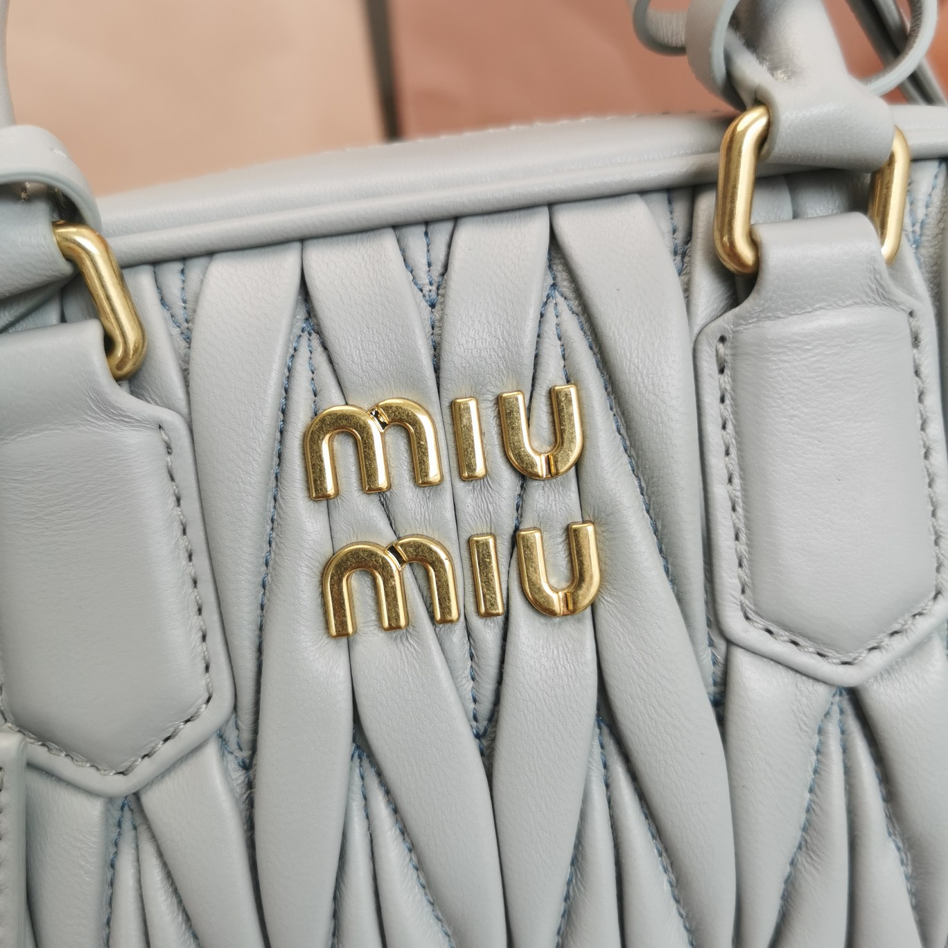 最高級MiuMiuスーパーコピー ミュウミュウバッグコピー アルカディ マテラッセレザー バッグ パールグレー 5BB123_N88_F0164_V_YOO レザー ゴールド金具 - 画像 (6)