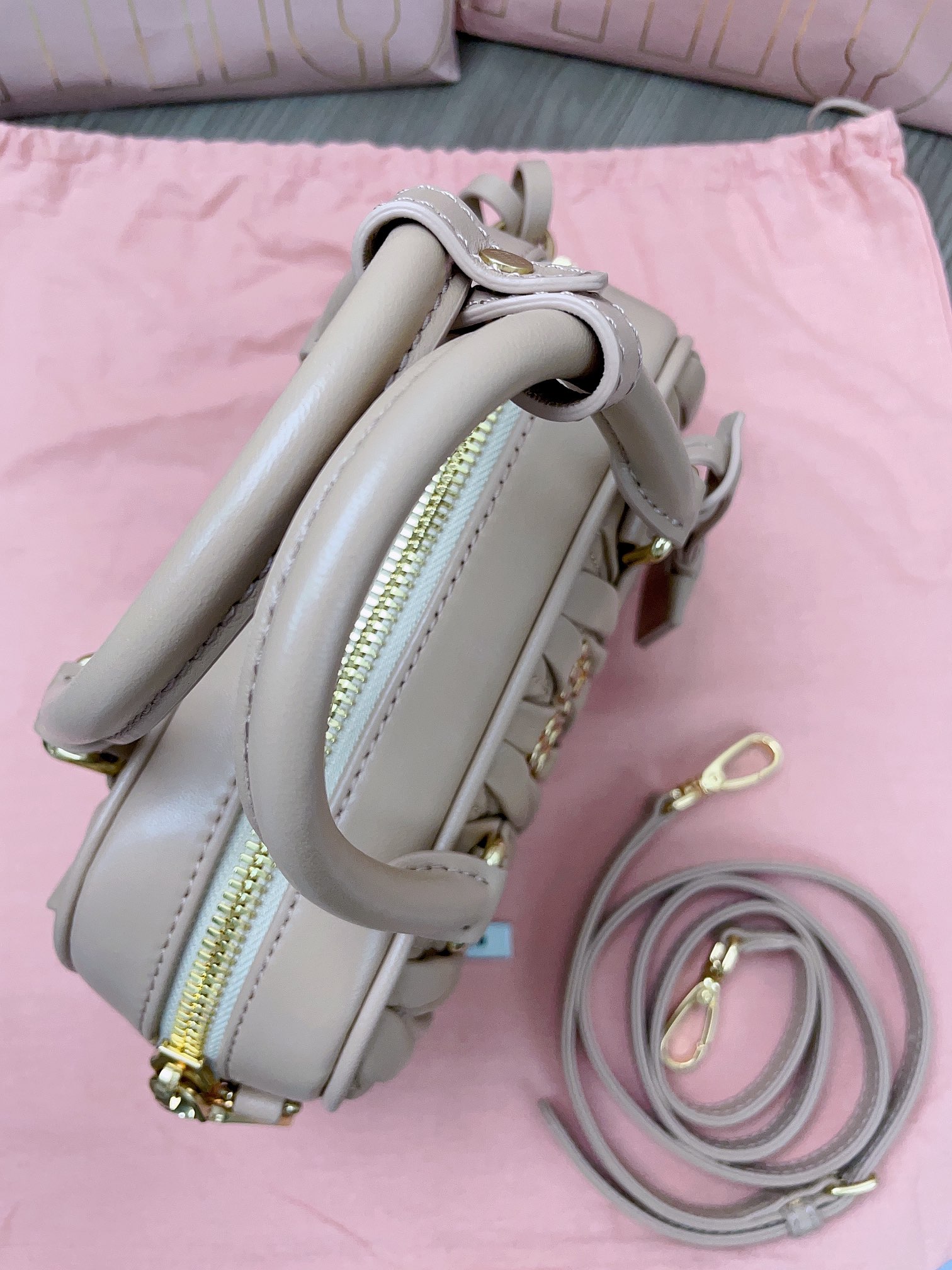 最高級MiuMiuスーパーコピー ミュウミュウバッグコピー アルカディ マテラッセレザー バッグ サンドベージュ 5BB123_N88_F0036_V_YOO レザー ゴールド金具 - 画像 (6)