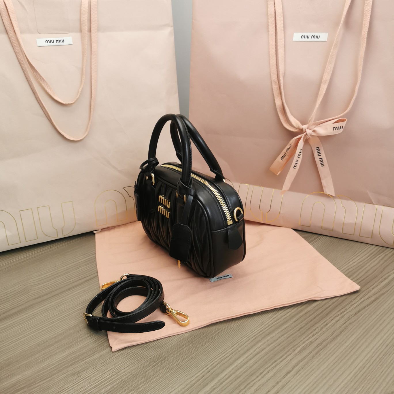 最高級MiuMiuスーパーコピー ミュウミュウバッグコピー アルカディ マテラッセレザー バッグ ブラック 5BB123_N88_F0002_V_YOO レザー ゴールド金具 - 画像 (8)