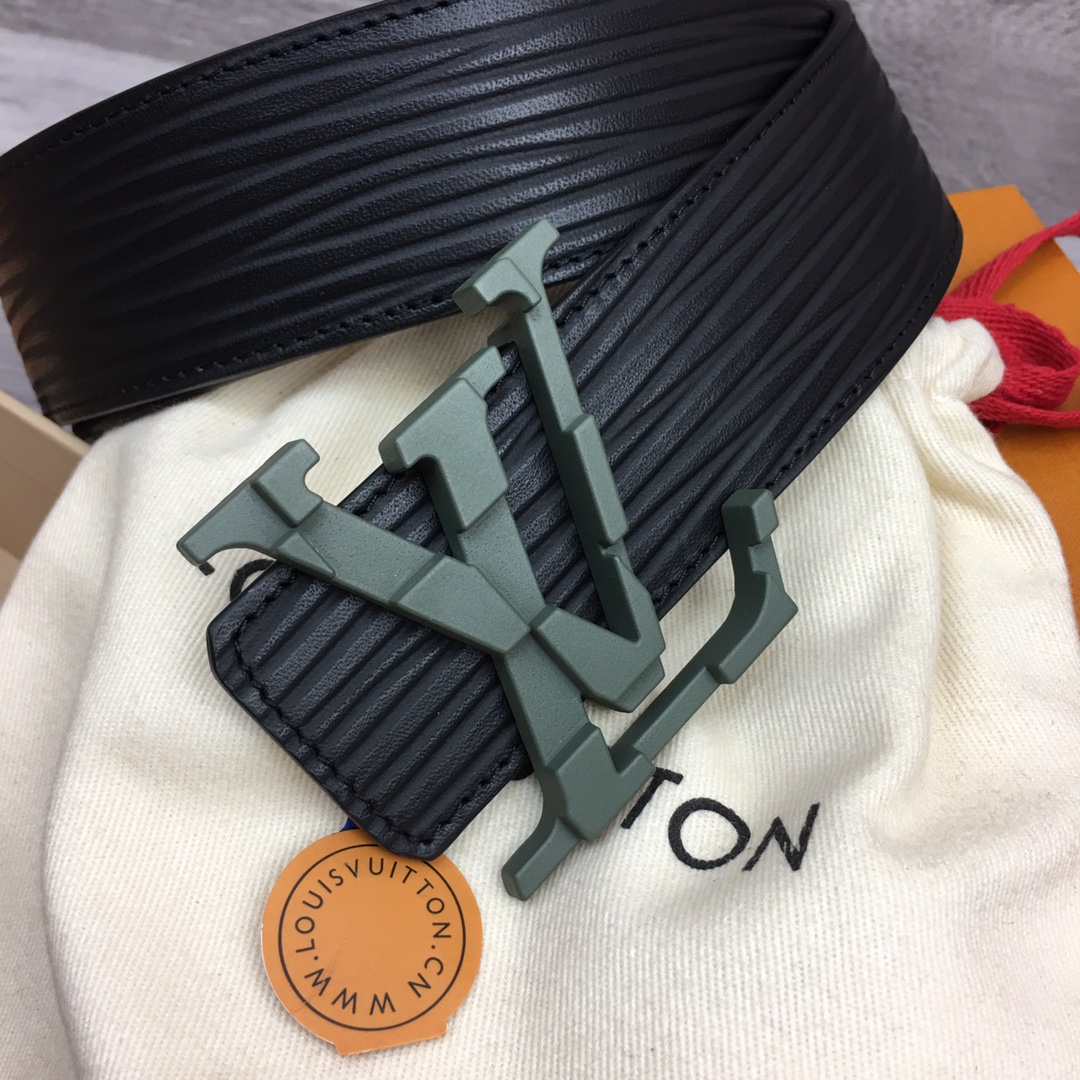 最高級ルイヴィトンスーパーコピー ルイヴィトンベルトコピー ベルト・LV イニシャル 40MM リバーシブル M0424Q ブラック エピ グリーン金具 202404543 - 画像 (2)