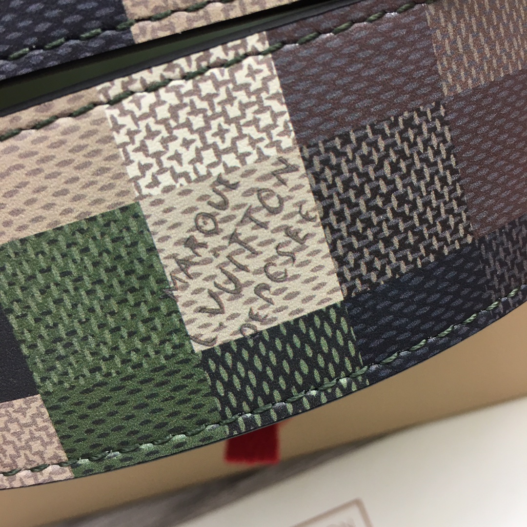 最高級ルイヴィトンスーパーコピー ルイヴィトンベルトコピー ベルト・LV メガ ピクセル 40MM リバーシブル M8470U グリーン レザー シルバー金具 202404546 - 画像 (7)