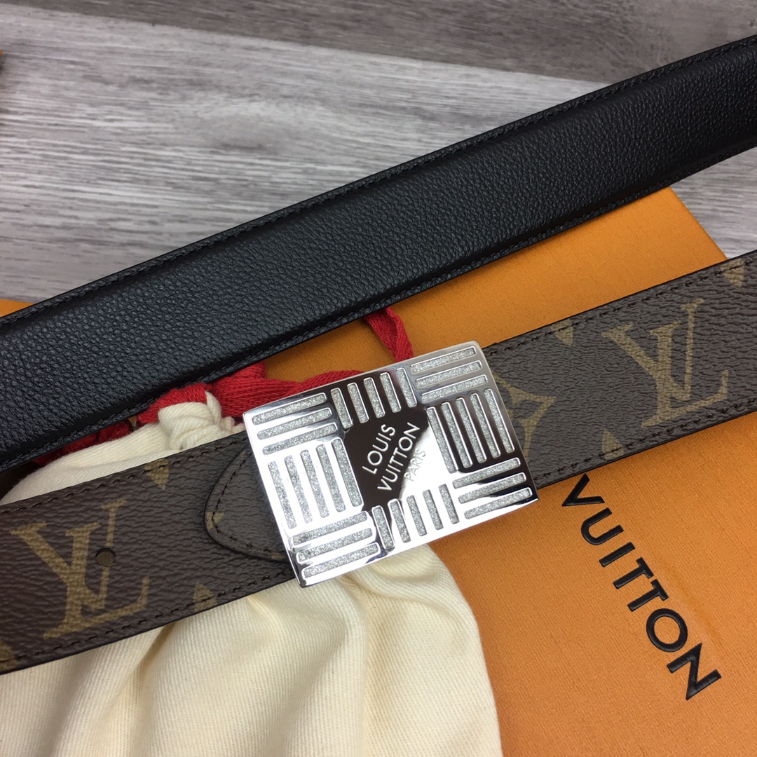最高級ルイヴィトンスーパーコピー ルイヴィトンベルトコピー ベルト・LV イニシャル 35MM リバーシブル M8362Q モノグラム / ブラック キャンバス ゴールド金具 202404549 - 画像 (4)