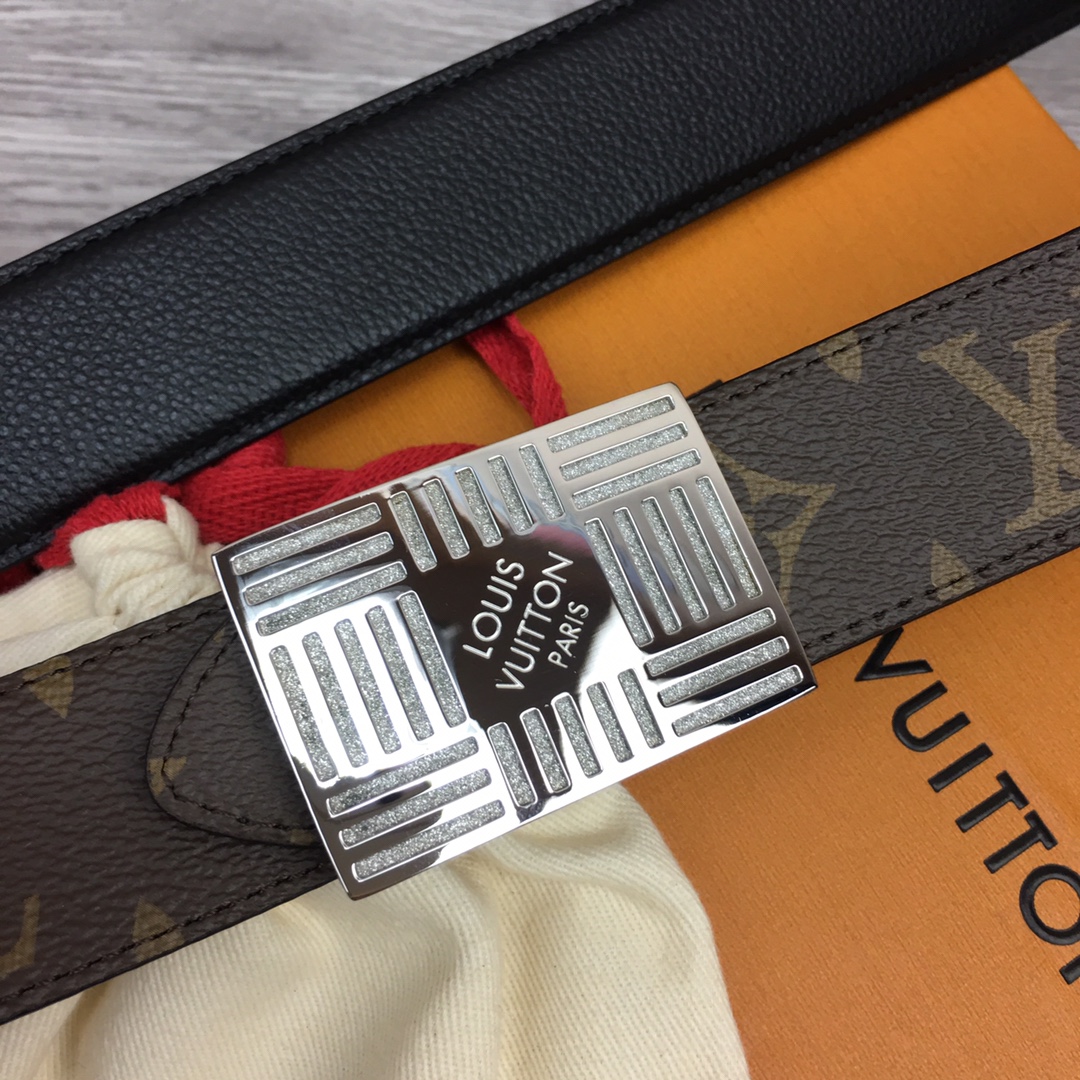 最高級ルイヴィトンスーパーコピー ルイヴィトンベルトコピー ベルト・LV イニシャル 35MM リバーシブル M8362Q モノグラム / ブラック キャンバス ゴールド金具 202404549 - 画像 (3)