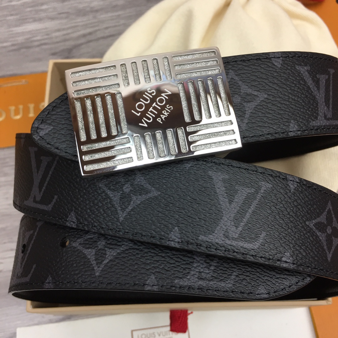 最高級ルイヴィトンスーパーコピー ルイヴィトンベルトコピー ベルト・LV イニシャル 35MM リバーシブル M8362Q ブラック キャンバス シルバー金具 202404550 - 画像 (9)