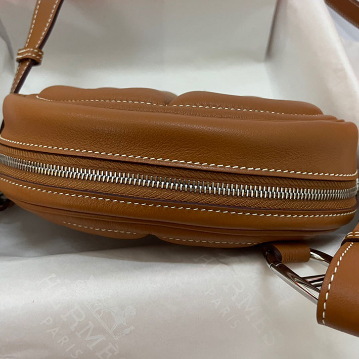 最高級HERMESスーパーコピー エルメスインザループコピー インザループ ヴェルソ ウエストバッグ ヴォースイフト ゴールド シルバー金具【新品】2024W1150 - 画像 (3)