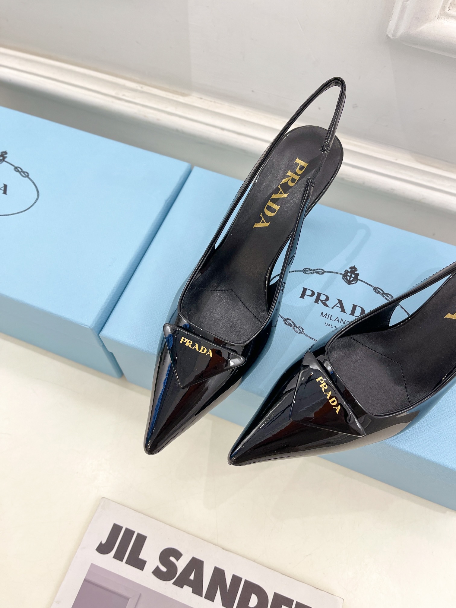 最高級プラダスーパーコピー靴 プラダパンプスコピー ブラッシュドレザー スリングバック パンプス ブラック【新品】1I901M_055_F0002_F_075 - 画像 (4)