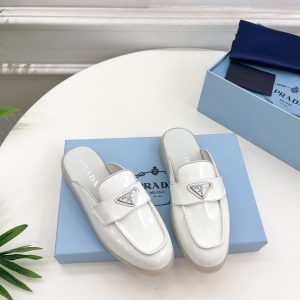 プラダミュールコピー