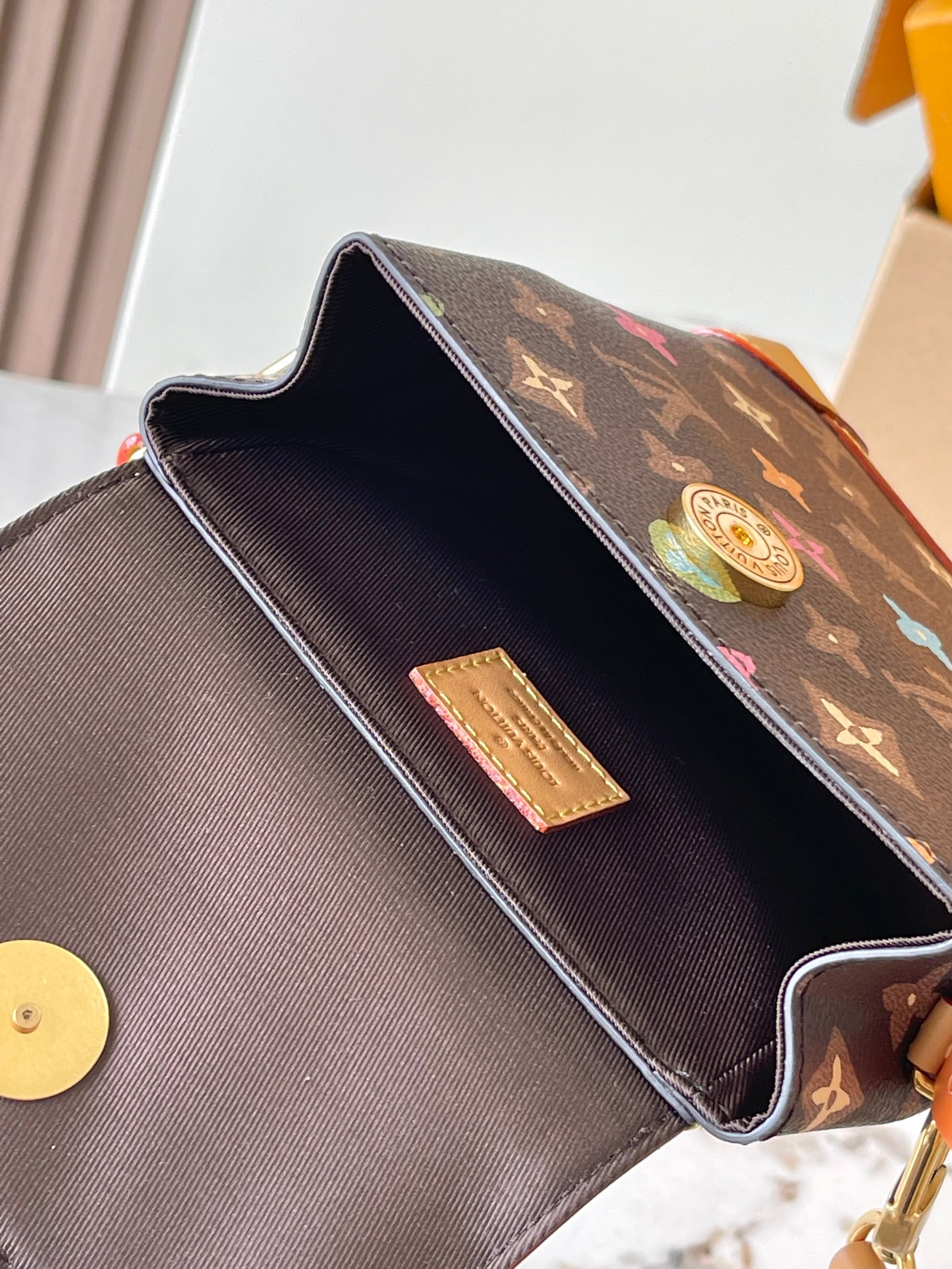 最高級ルイヴィトンスーパーコピー ルイヴィトン モノグラムバッグ コピー ナノ・スチーマー チョコレート M83428 モノグラム・クラギー キャンバス ゴールド金具 - 画像 (2)