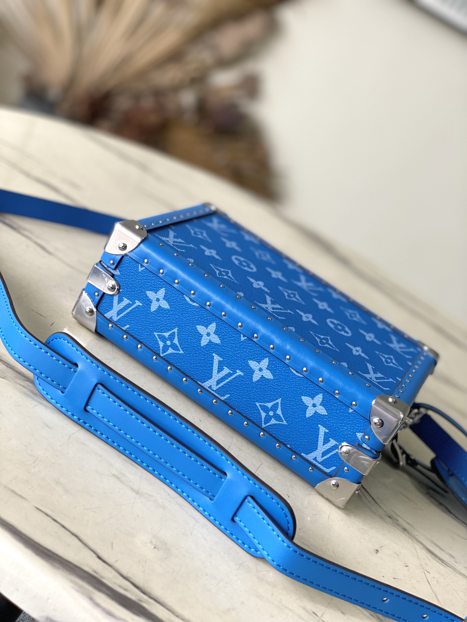 最高級ルイヴィトンスーパーコピー ルイヴィトン モノグラムバッグ コピー クラッチ・ボックス アガベ ブルー M10611 モノグラム・キャンバス シルバー金具 - 画像 (7)