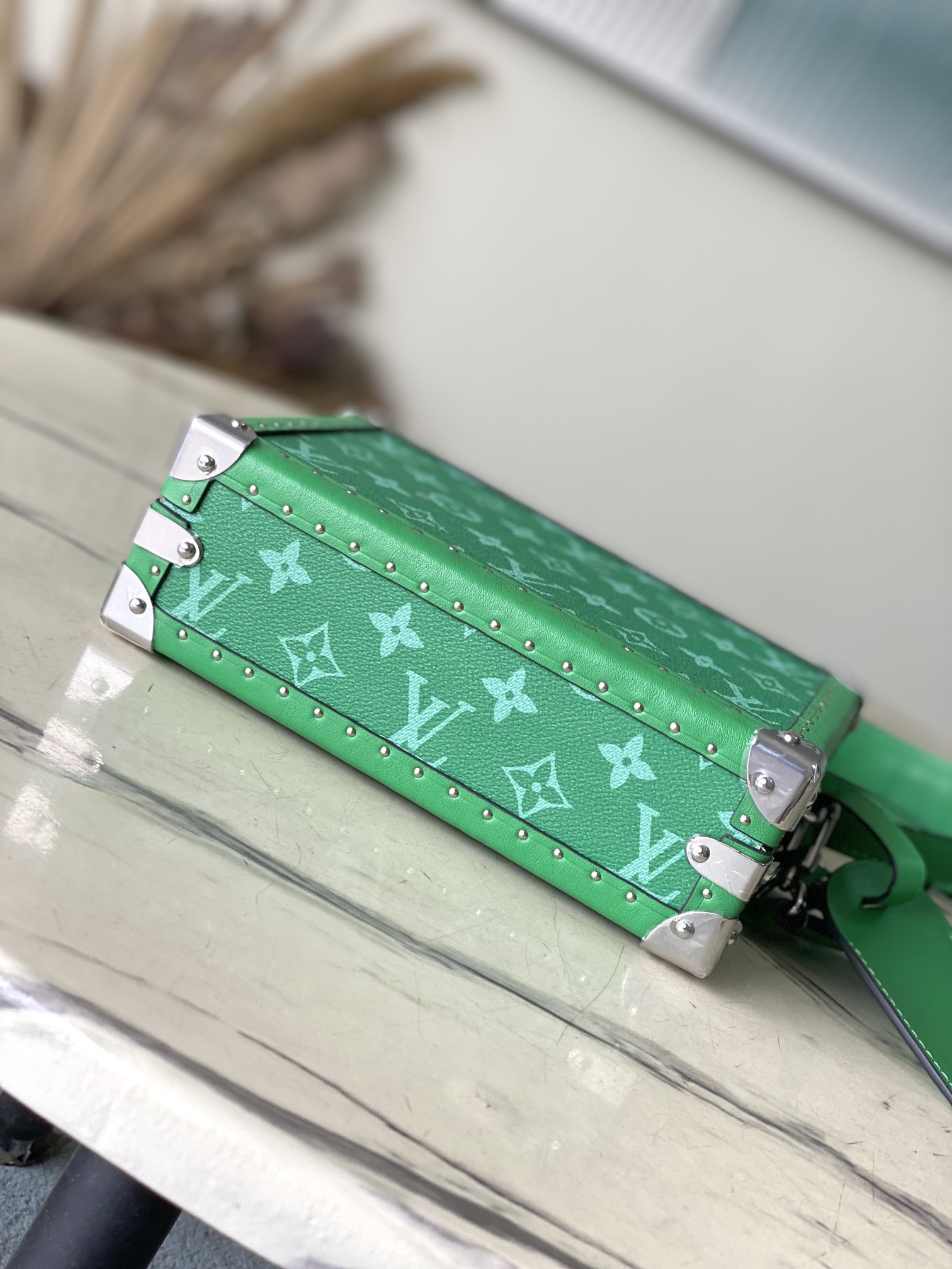 最高級ルイヴィトンスーパーコピー ルイヴィトン モノグラムバッグ コピー クラッチ・ボックス カクタス グリーン M11058 モノグラム・キャンバス シルバー金具 - 画像 (7)