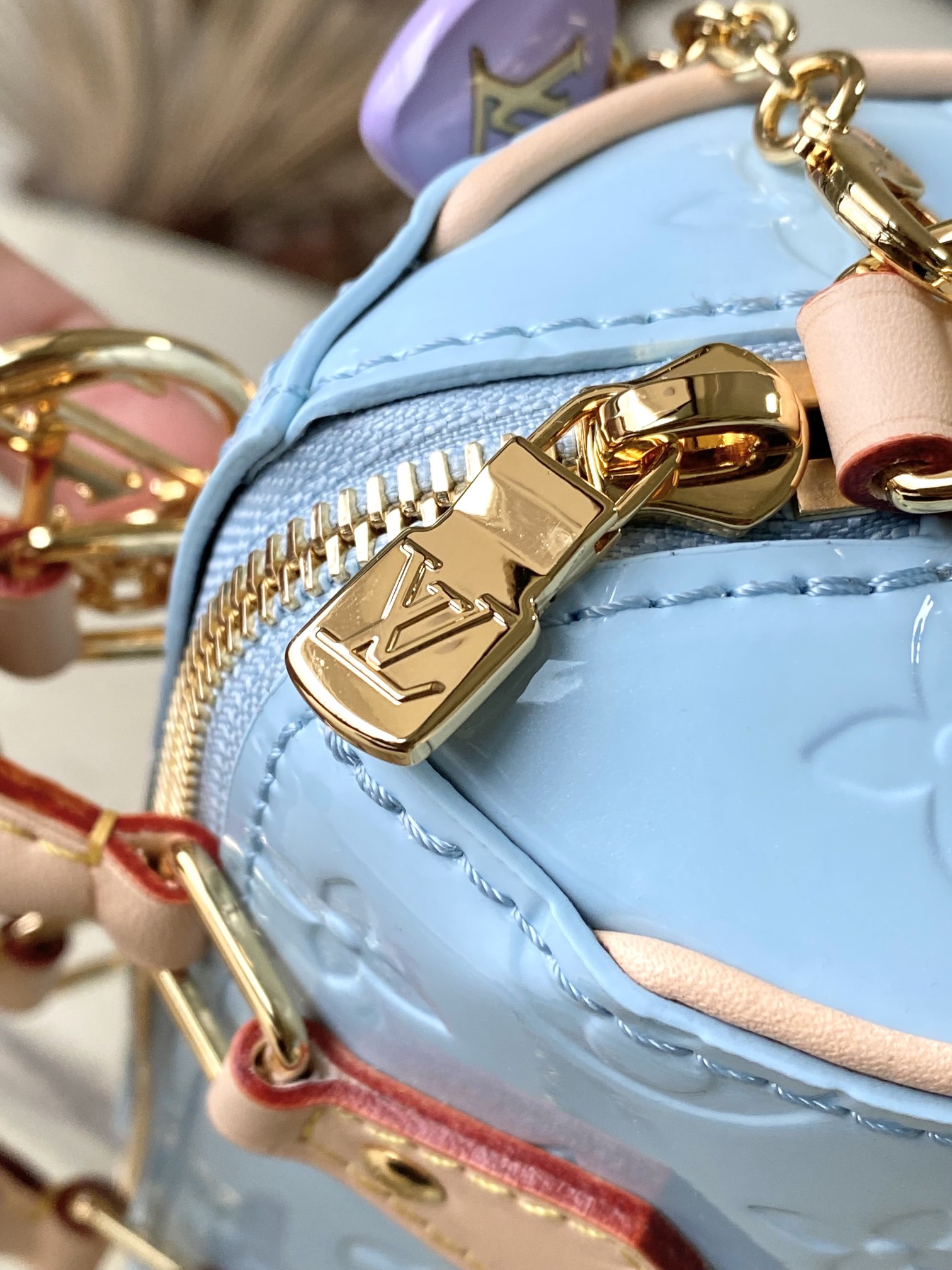 最高級ルイヴィトンスーパーコピー ルイヴィトン ヴェルニバッグ コピー LV リミックス ナノ・スピーディ スカイ M83000 モノグラム・ヴェルニ ゴールド金具 - 画像 (5)