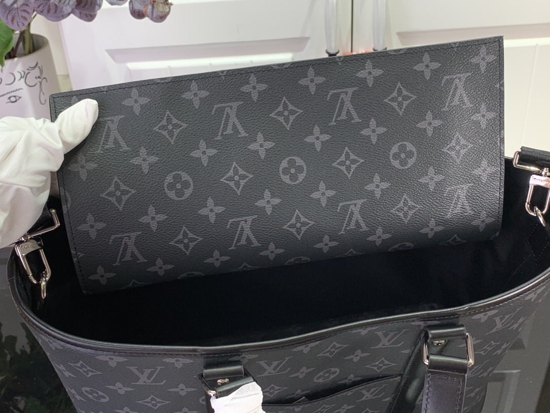 最高級ルイヴィトンスーパーコピー ルイヴィトン メンズバッグ コピー Week-End Tote keepall ブラック M45734 モノグラム・エクリプス キャンバス シルバー金具 - 画像 (3)