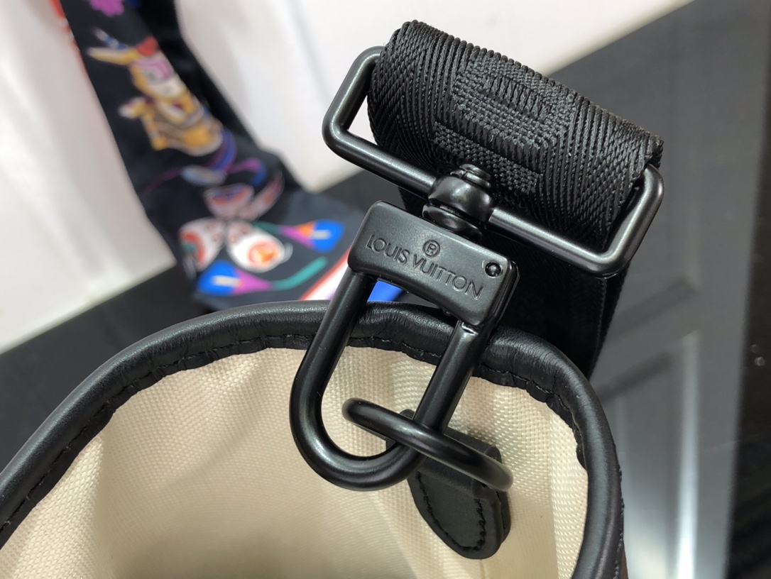 最高級ルイヴィトンスーパーコピー ルイヴィトン ハンドバッグ コピー ウィークエンド・トート NM ダークブラウン M45734 モノグラム・マカサー キャンバス ブラック金具 - 画像 (5)