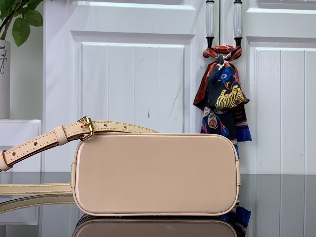 最高級ルイヴィトンスーパーコピー ルイヴィトン ヴェルニバッグ コピー LV リミックス ナノ・アルマ グロッシー ライラック M82974 モノグラム・ヴェルニ ゴールド金具 - 画像 (7)