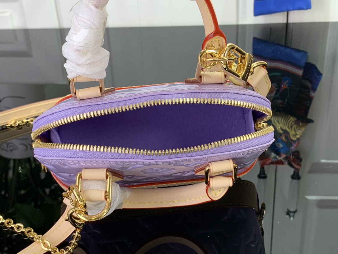 最高級ルイヴィトンスーパーコピー ルイヴィトン ヴェルニバッグ コピー LV リミックス ナノ・アルマ グロッシー ライラック M82974 モノグラム・ヴェルニ ゴールド金具 - 画像 (3)