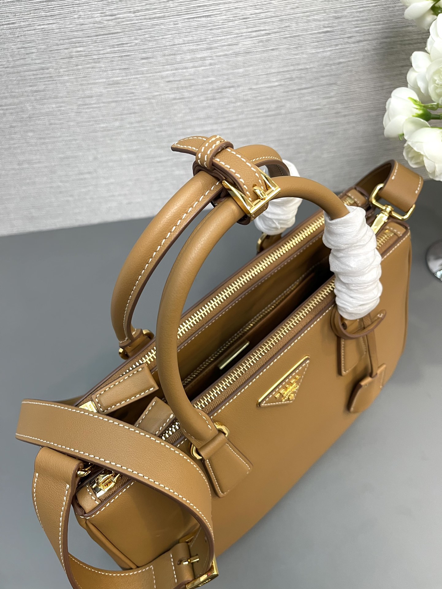 最高級プラダスーパーコピー プラダバッグコピー ナッパアンティーク スモール トートバッグ ナチュラル 1BA274_2CYS_F0018_V_YO0 ゴールド金具 - 画像 (6)