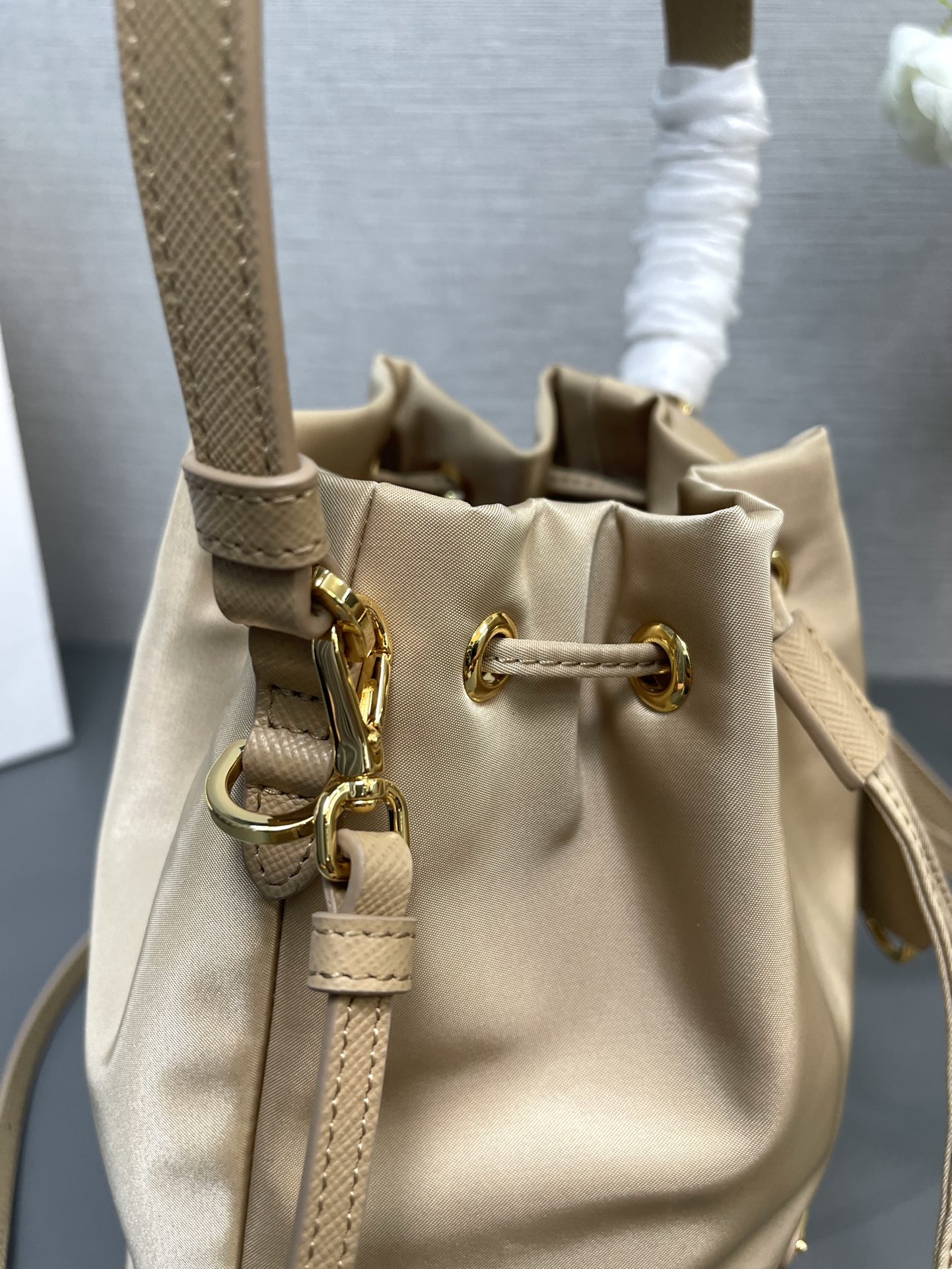 最高級プラダスーパーコピー プラダバッグコピー Re-Edition 1978 Re-Nylon ミニバッグ サンド 1BE067_R064_F02YP_V_WOO ファブリック/レザー ゴールド金具 - 画像 (6)