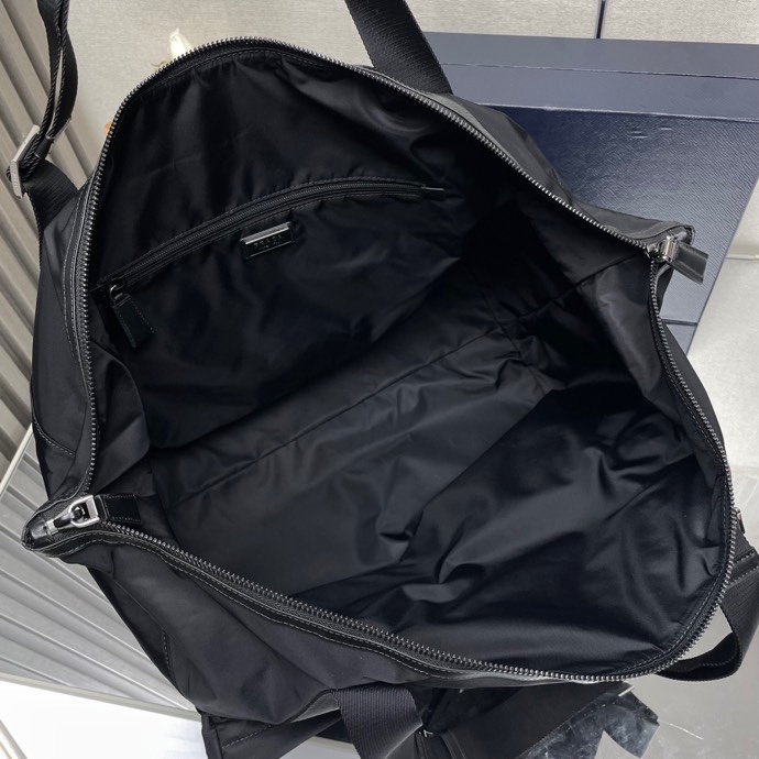 最高級プラダスーパーコピー プラダバッグコピー Re-Nylon xレザー トラベルバッグ ブラック 2VC040_2DW3_F0002_V_NYO シルバー金具 - 画像 (2)