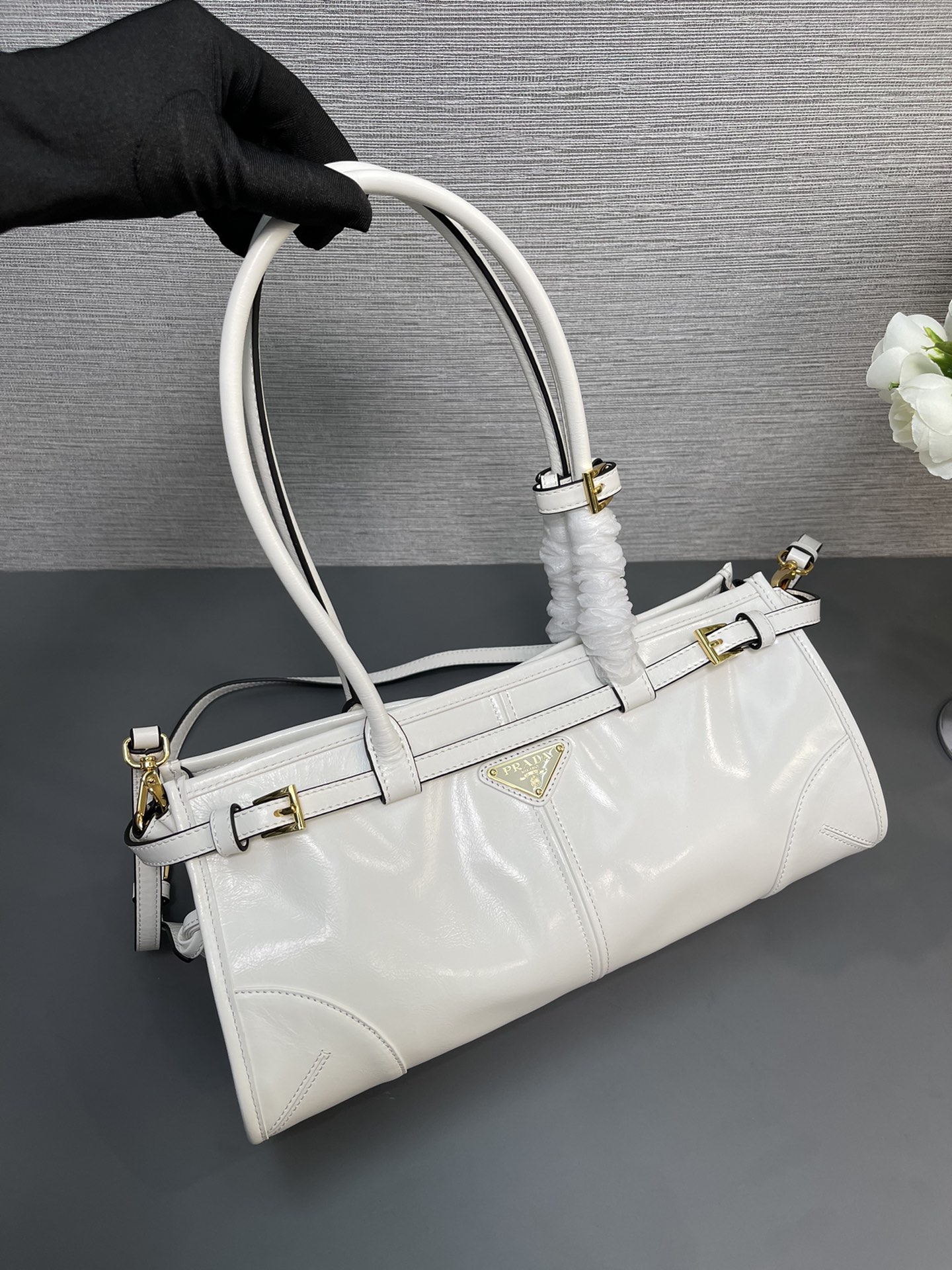 最高級プラダスーパーコピー プラダバッグコピー ミディアム レザー ハンドバッグ ホワイト 1BA426_2CYR_F0PG7_V_MOO ゴールド金具 - 画像 (4)