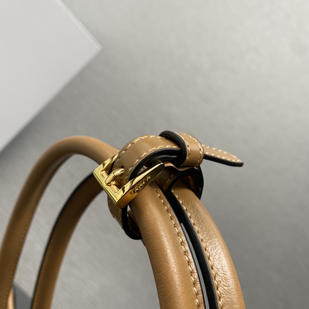 最高級プラダスーパーコピー プラダバッグコピー ミディアム レザー ハンドバッグ ブラウン 1BA426_2CYR_F0046_V_MOO ゴールド金具 - 画像 (5)