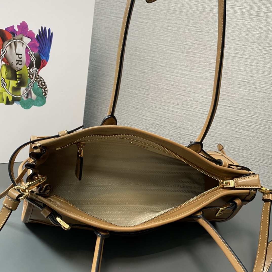 最高級プラダスーパーコピー プラダバッグコピー ミディアム レザー ハンドバッグ ブラウン 1BA426_2CYR_F0046_V_MOO ゴールド金具 - 画像 (3)