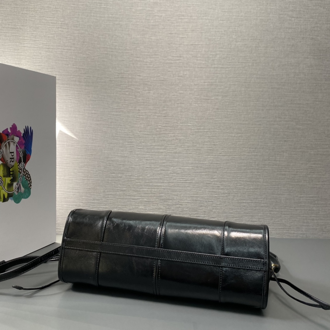 最高級プラダスーパーコピー プラダバッグコピー ミディアム レザー ハンドバッグ ブラック 1BA426_2CYR_F0002_V_MOO ゴールド金具 - 画像 (6)