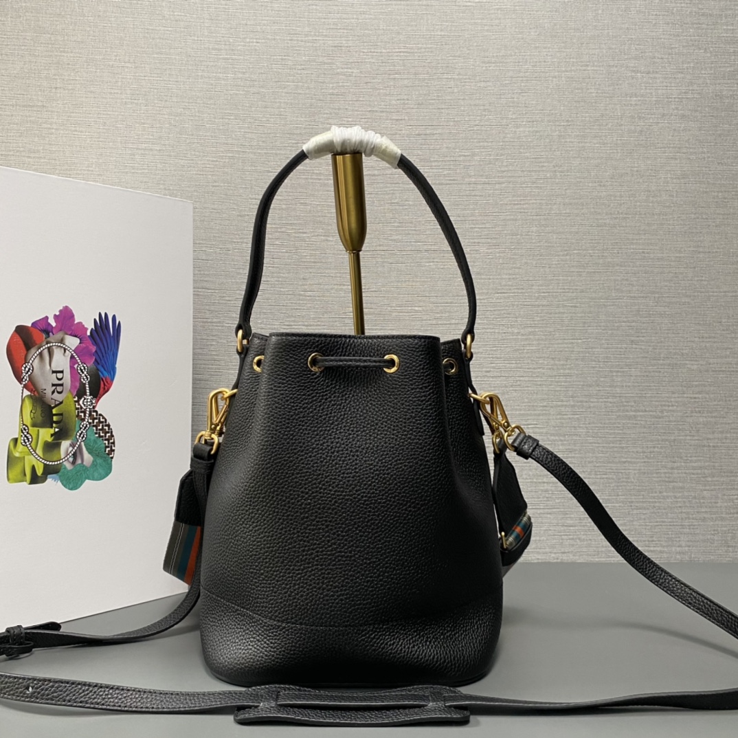 最高級プラダスーパーコピー プラダバッグコピー Re-Edition 1978 Re-Nylon ミニバッグ ブラック 1BE067_R064_F0002_V_WOO ゴールド金具 - 画像 (9)