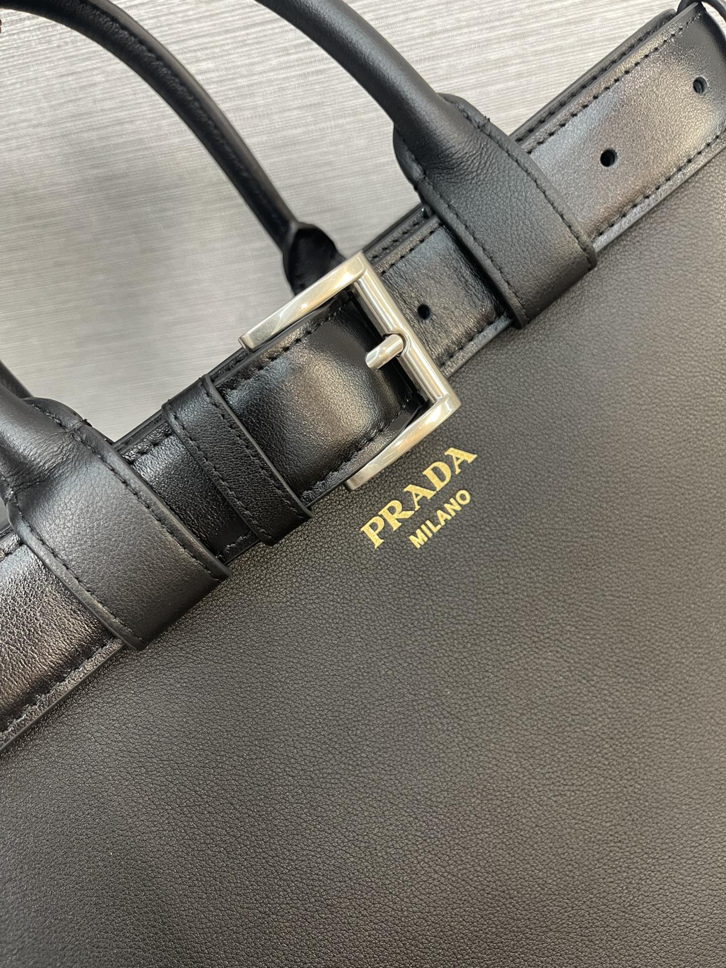 最高級プラダスーパーコピー プラダバッグコピー ベルト付 プラダ バックル ラージ レザー ハンドバッグ ブラック 1BA416_2CY9_F0002_V_DBO ゴールド金具 - 画像 (5)