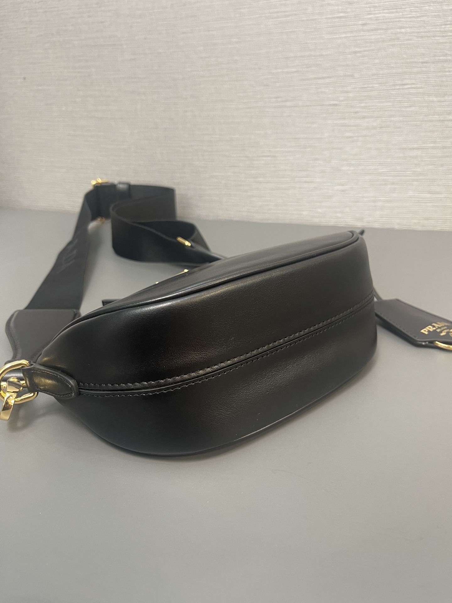 最高級プラダスーパーコピー プラダバッグコピー レザー ミニ ショルダーバッグ ブラック 1BH212_2AIX_F0002_V_NVM ゴールド金具 - 画像 (5)