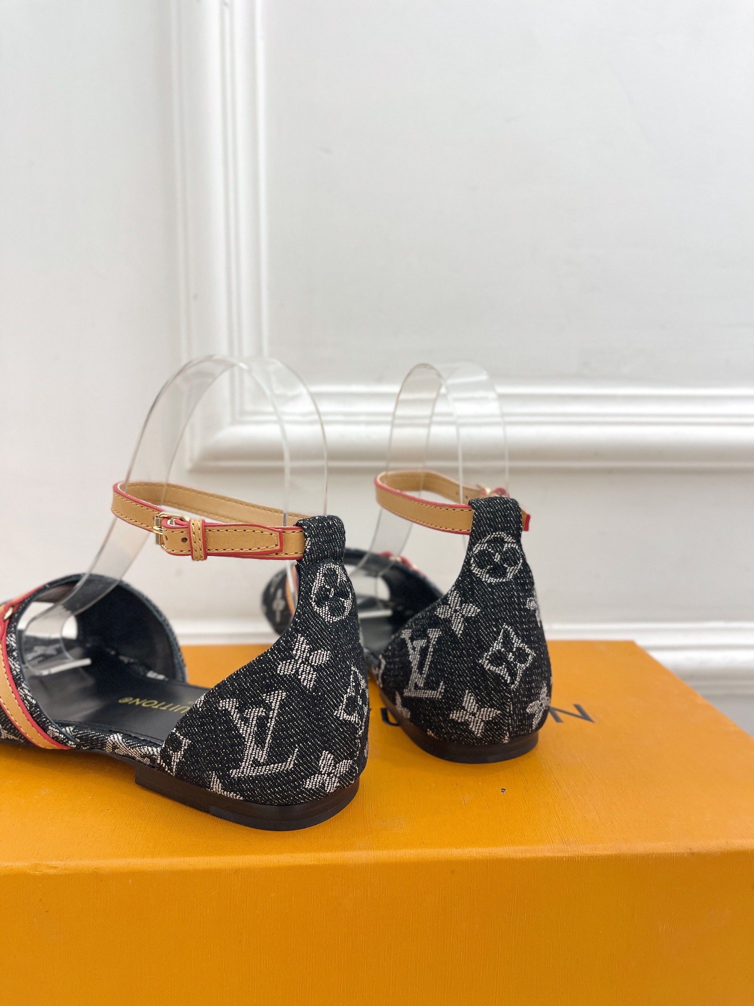最高級ルイヴィトンスーパーコピー靴 ルイヴィトンサンダルコピー LV サンセット・ライン サンダル ブラック レザー【新品】202405389 - 画像 (4)