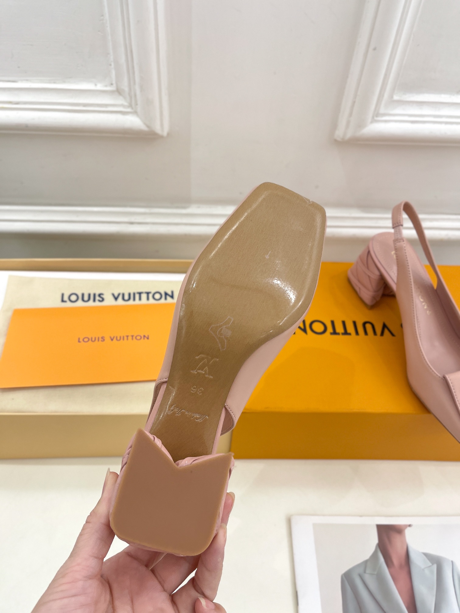 最高級ルイヴィトンスーパーコピー靴 ルイヴィトンパンプスコピー シェイク・ライン パンプス ヌード レザー【新品】202405407 - 画像 (2)