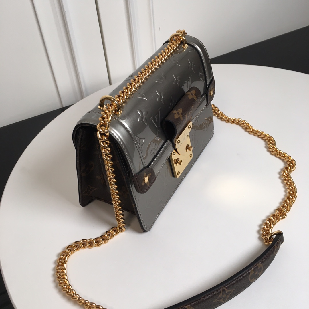 最高級ルイヴィトンスーパーコピー ルイヴィトン ヴェルニバッグ コピー Wynwood シルバー M90516 モノグラム・ヴェルニ ゴールド金具 - 画像 (9)