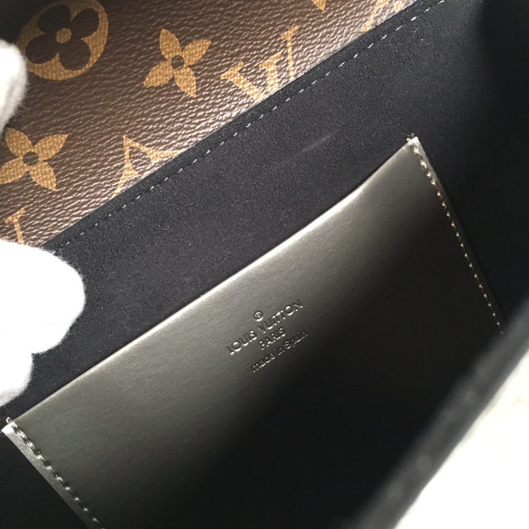 最高級ルイヴィトンスーパーコピー ルイヴィトン ヴェルニバッグ コピー Wynwood シルバー M90516 モノグラム・ヴェルニ ゴールド金具 - 画像 (4)