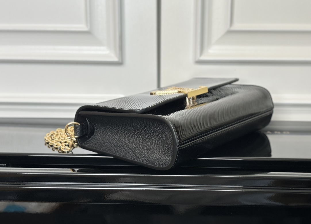 最高級ルイヴィトンスーパーコピー ルイヴィトン エピバッグ コピー Pochette Louise ブラック M23756 エピ・レザー ゴールド金具 - 画像 (8)
