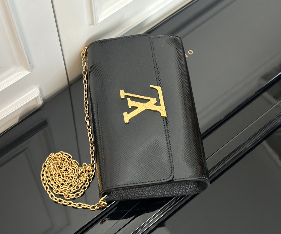 最高級ルイヴィトンスーパーコピー ルイヴィトン エピバッグ コピー Pochette Louise ブラック M23756 エピ・レザー ゴールド金具 - 画像 (7)