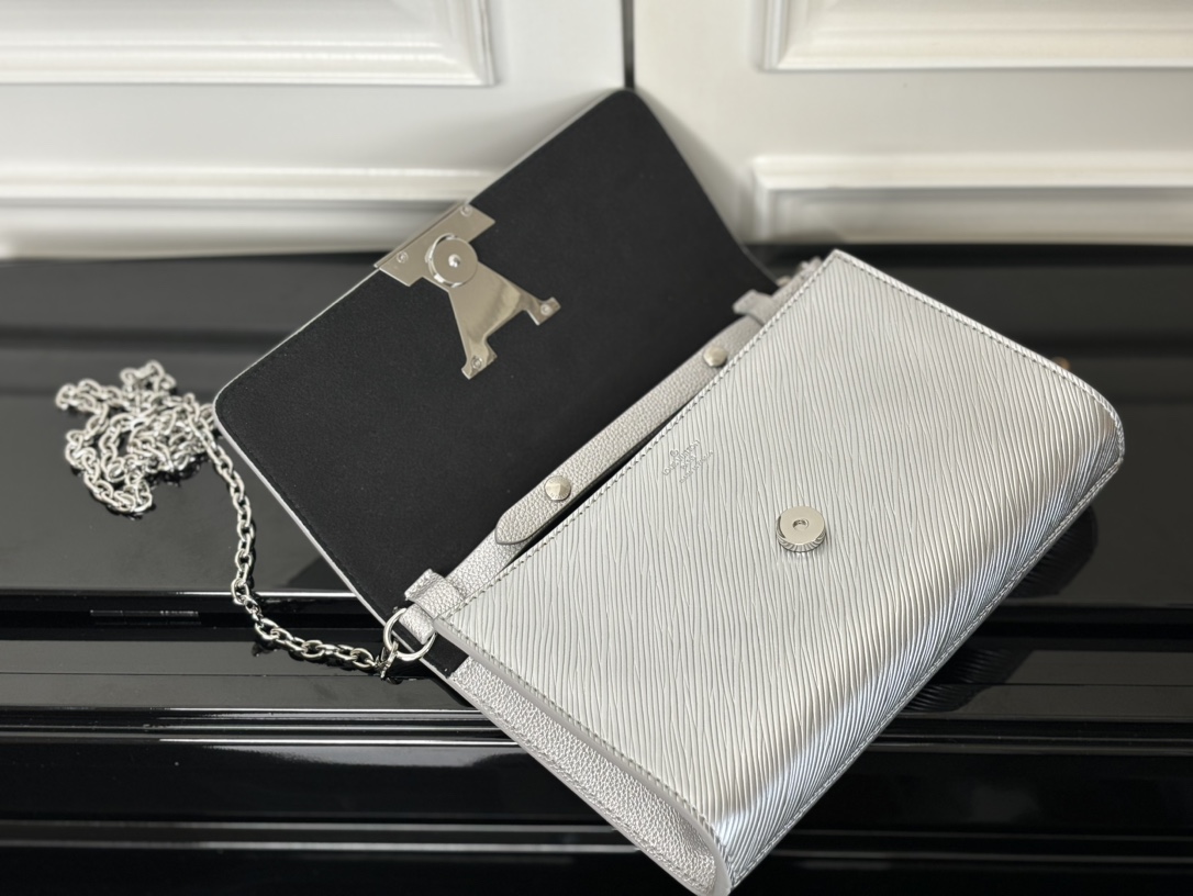 最高級ルイヴィトンスーパーコピー ルイヴィトン エピバッグ コピー Pochette Louise シルバー M23756 エピ・レザー ゴールド金具 - 画像 (4)