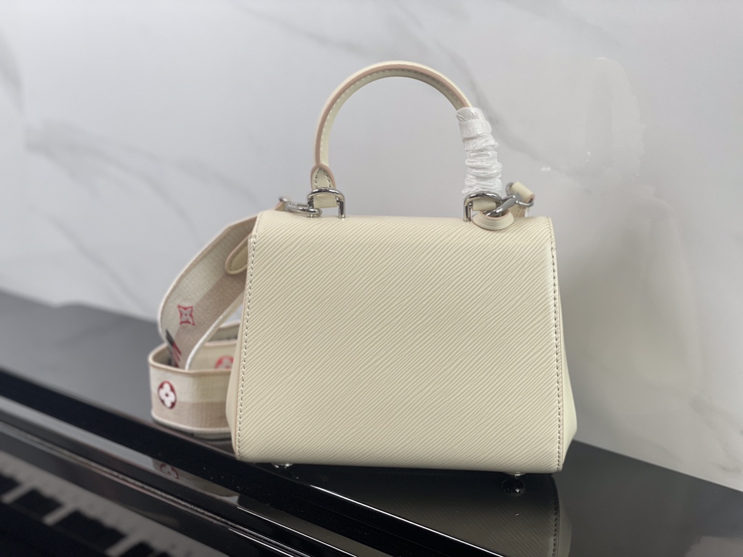 最高級ルイヴィトンスーパーコピー ルイヴィトン エピバッグ コピー クリュニー MINI ホワイト M58928 エピ・レザー シルバー金具 - 画像 (9)