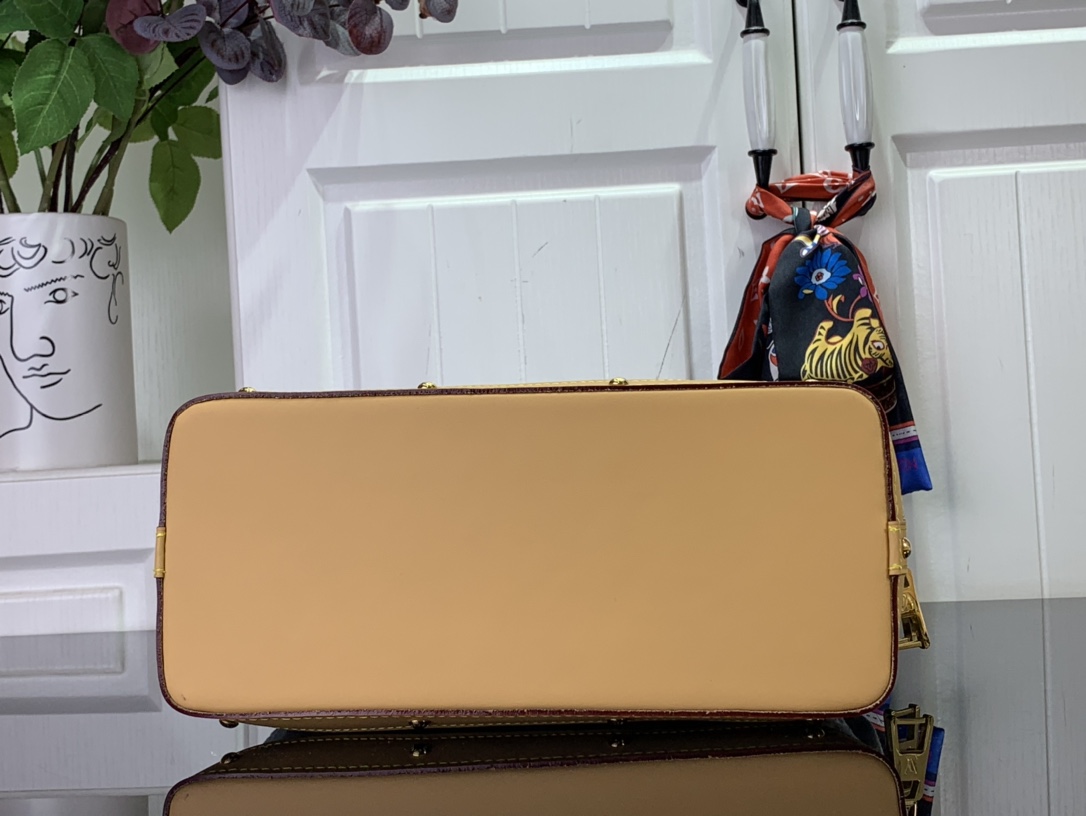 最高級ルイヴィトンスーパーコピー ルイヴィトン ポーチバッグ コピー Pochette Cosmétique GM スカイブルー デニム M24317 モノグラム・デニム ゴールド金具 - 画像 (7)