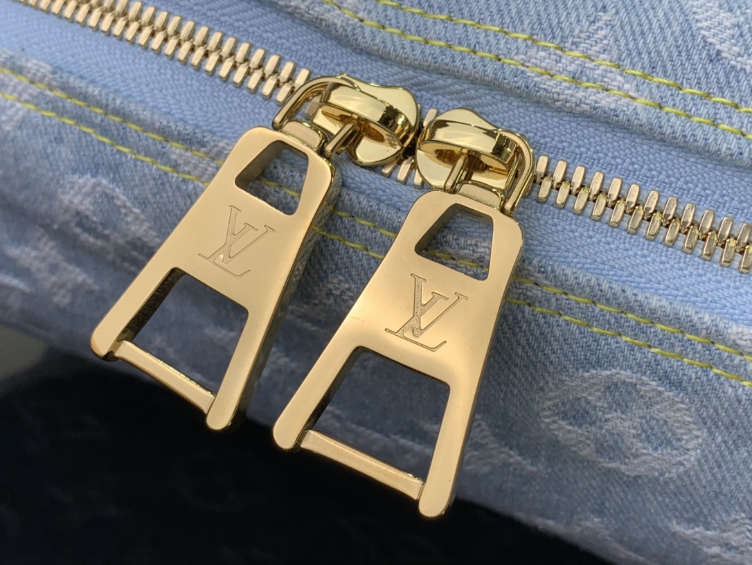 最高級ルイヴィトンスーパーコピー ルイヴィトン ポーチバッグ コピー Pochette Cosmétique GM スカイブルー デニム M24317 モノグラム・デニム ゴールド金具 - 画像 (5)