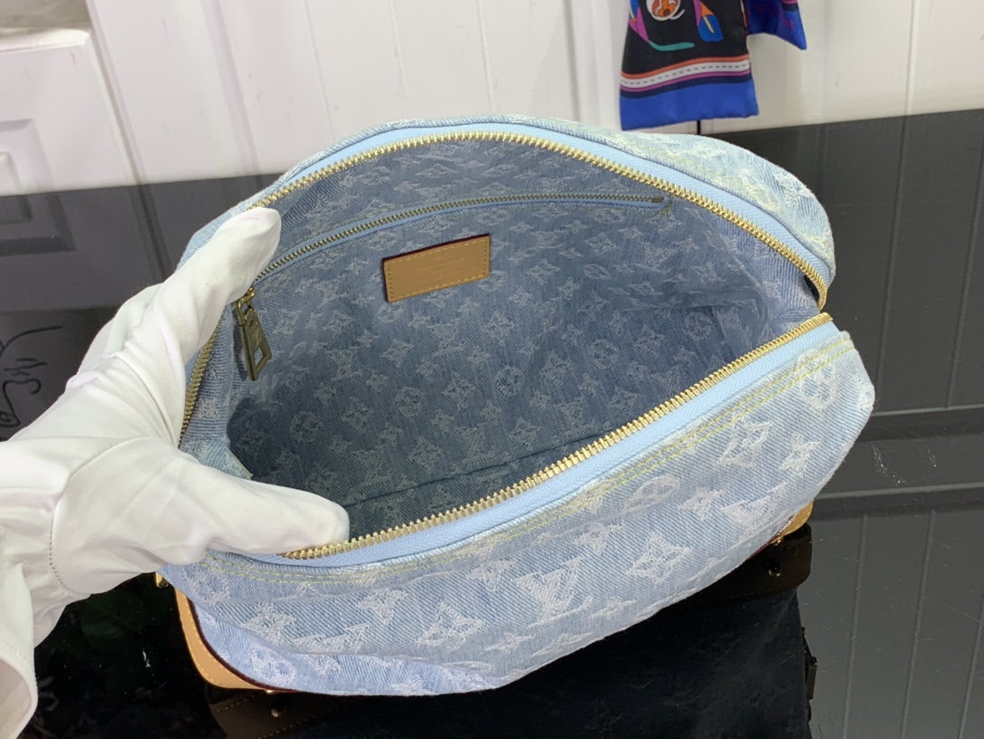 最高級ルイヴィトンスーパーコピー ルイヴィトン ポーチバッグ コピー Pochette Cosmétique GM スカイブルー デニム M24317 モノグラム・デニム ゴールド金具 - 画像 (2)