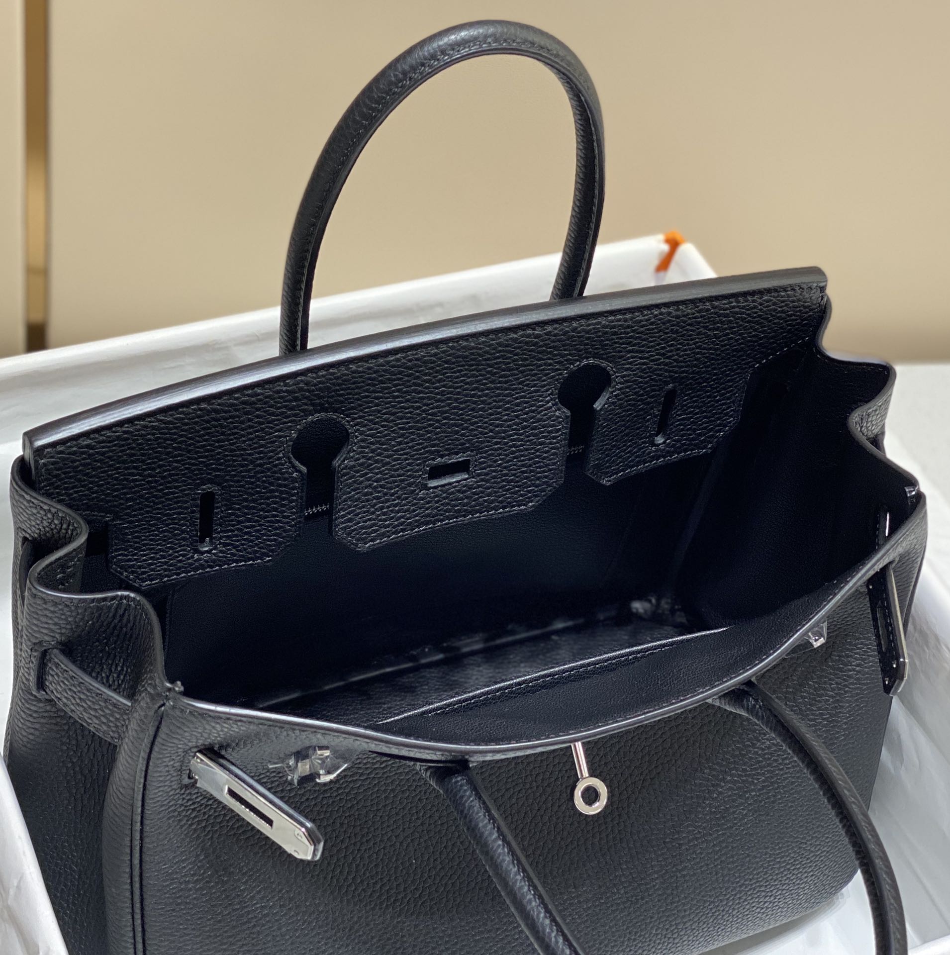 最高級エルメススーパーコピー エルメスバーキン30コピー バーキン30CM 黒 ブラック トゴ シルバー金具 - 画像 (2)