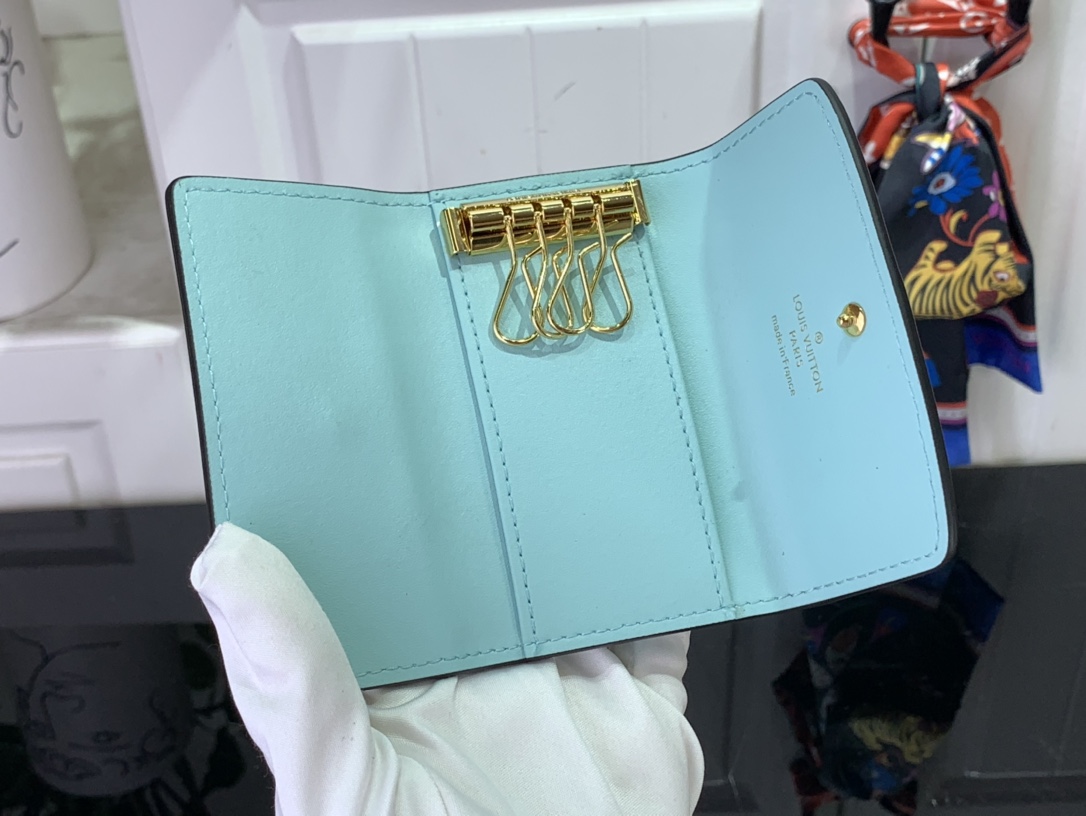 最高級ルイヴィトンスーパーコピー ルイヴィトンキーケースコピー ミュルティクレ4 ミネラル ブルー M83504 パーフォレーション ゴールド金具 - 画像 (3)