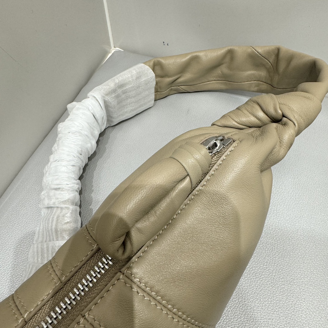ルメール バッグ クロワッサン バッグ M ベージュ BG0001LL095 ラムスキン 100% コットン 100% シルバー金具 - 画像 (5)
