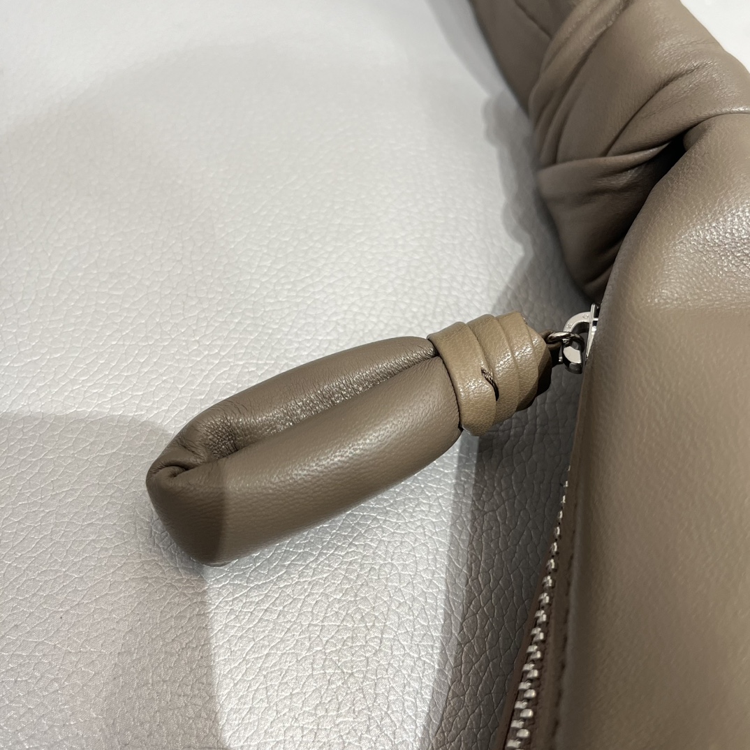ルメール バッグ クロワッサン バッグ M グレー BG0001LL095 ラムスキン 100% コットン 100% シルバー金具 - 画像 (6)