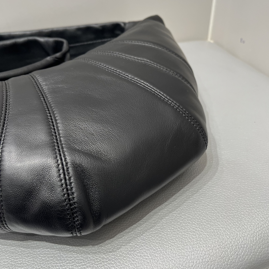 ルメール バッグ クロワッサン バッグ M ブラック BG0001LL095 ラムスキン 100% コットン 100% シルバー金具 - 画像 (8)