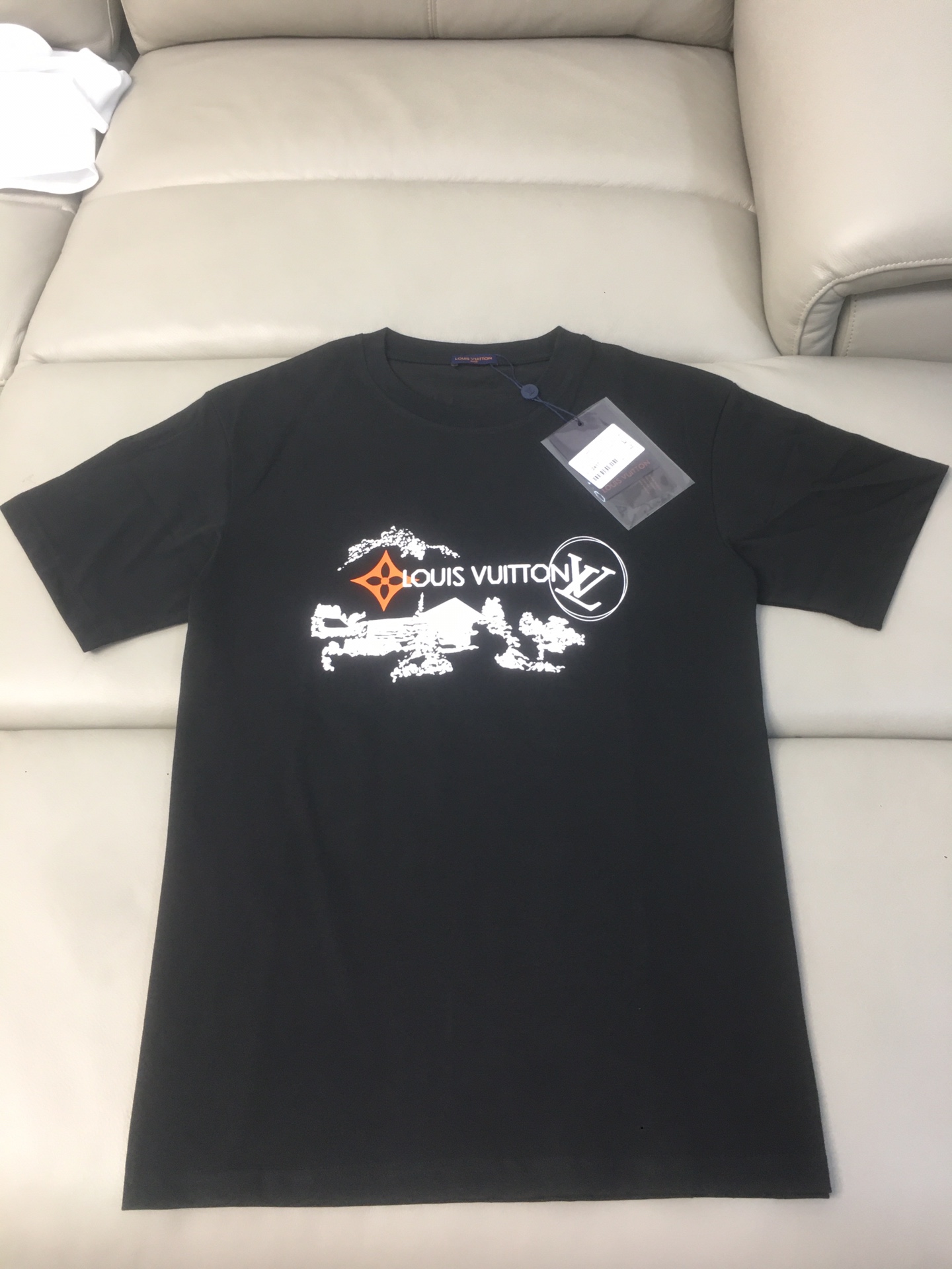 最高級ルイヴィトンスーパーコピー服 ルイヴィトンTシャツコピー 2024年春夏の新作 Tシャツ コットン100% メンズ レディース 202406355 - 画像 (8)